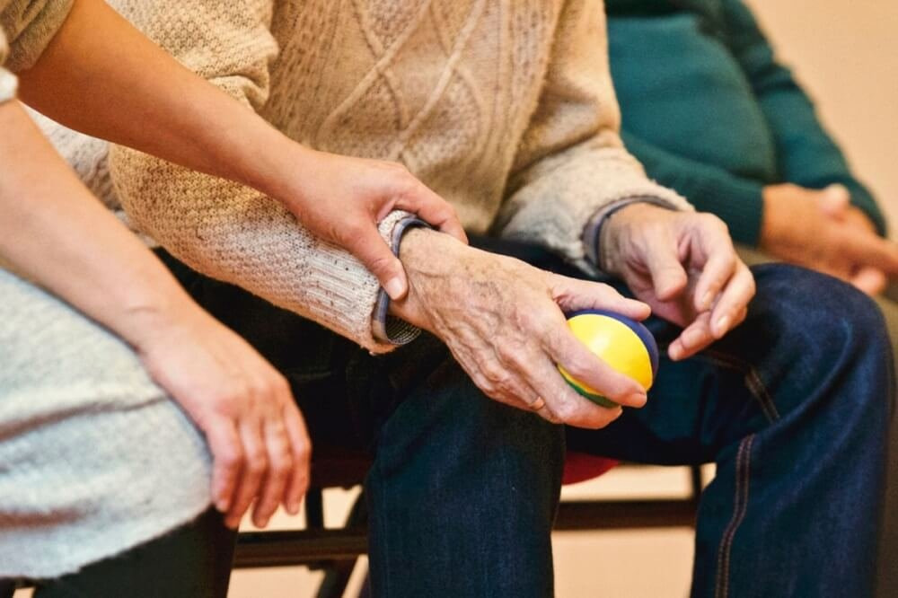 Navigating Long-Term Care Homes: A Guide to Aging Gracefully